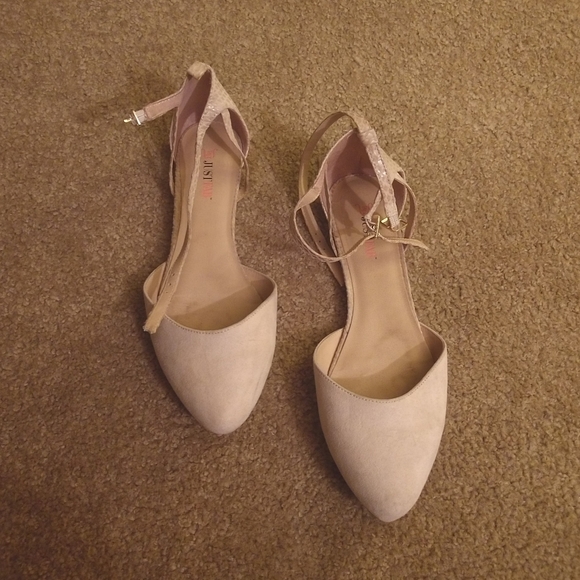 JustFab closed toe flats - Picture 2 of 2